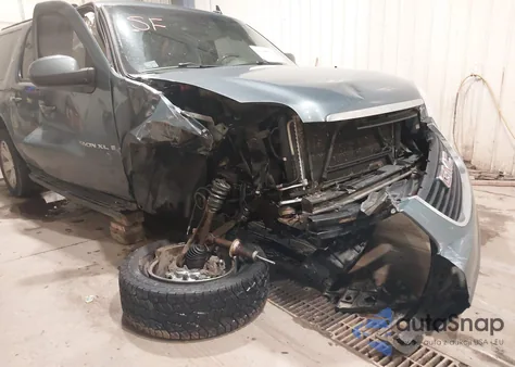 2008 GMC Yukon Xl 1500 Slt z USA, uszkodzony, nr VIN 1GKFK163X8R251969